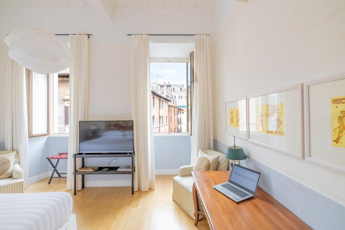 Casa Giulia, A Burghesius Apartment